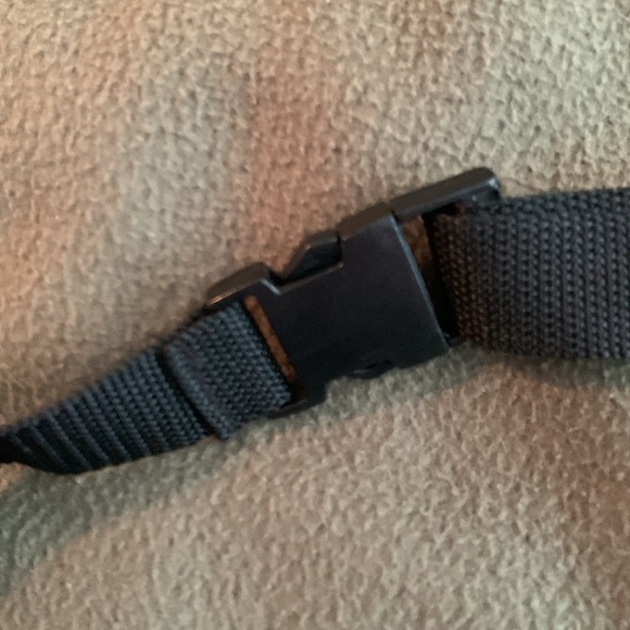 Paramount Great America black nylon fanny pack. See pictures for size - Picture 4 of 8